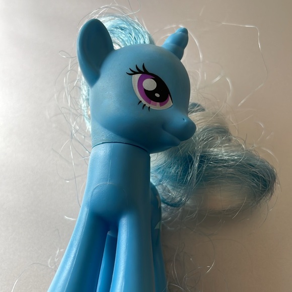 My Little Pony G4 Trixie Lulamoon Brushable 3" Toys R Us Exclusive - Picture 2 of 6